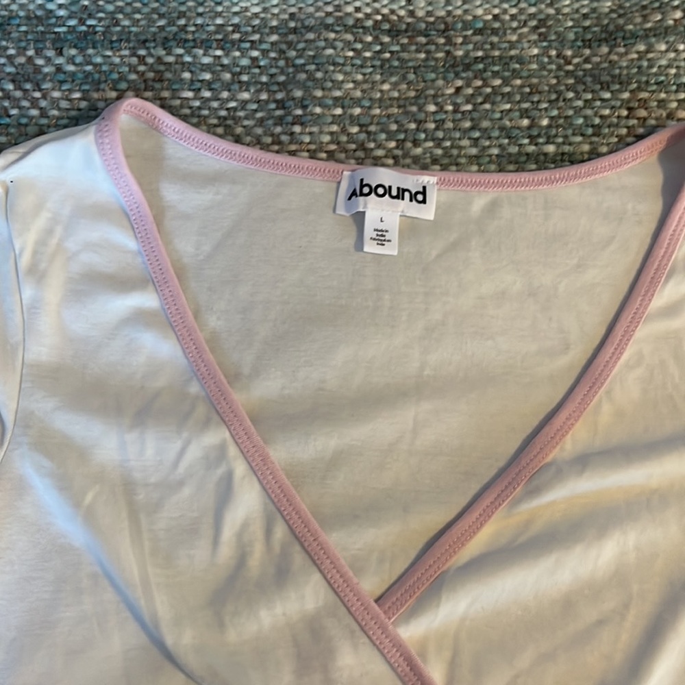 Cropped Tee - Picture 2 of 4